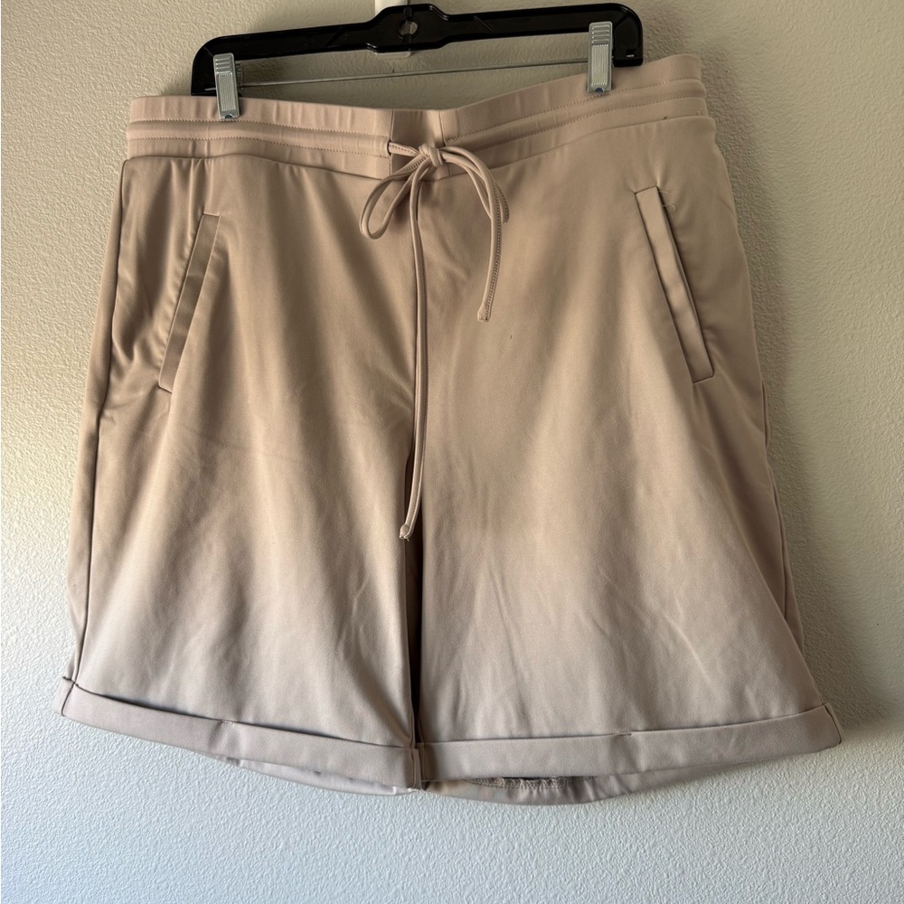 Jones & Co women’s Beige Drawstring  Shorts